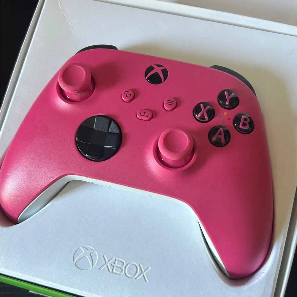 Xbox Wireless Controller - Deep Pink - Picture 3 of 5